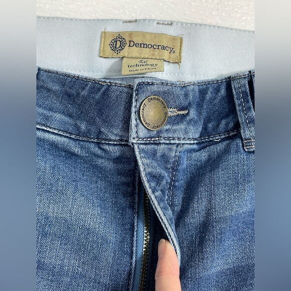 Democracy “Ab” Technology Jeans Women’s Size 16 Cropped Denim Raw Hem - Picture 4 of 9